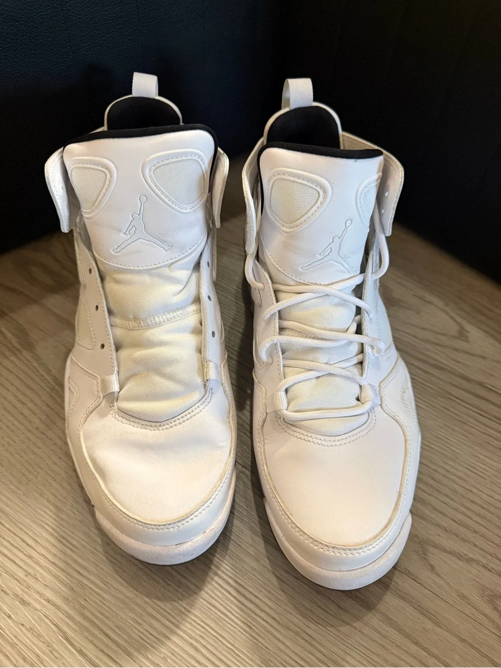 Jordan clean white